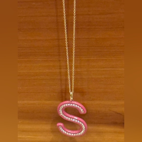 EUC Stephanie Gottlieb Barbie Pink Enamel & Diamond “S” Initial Necklace - Picture 6 of 13